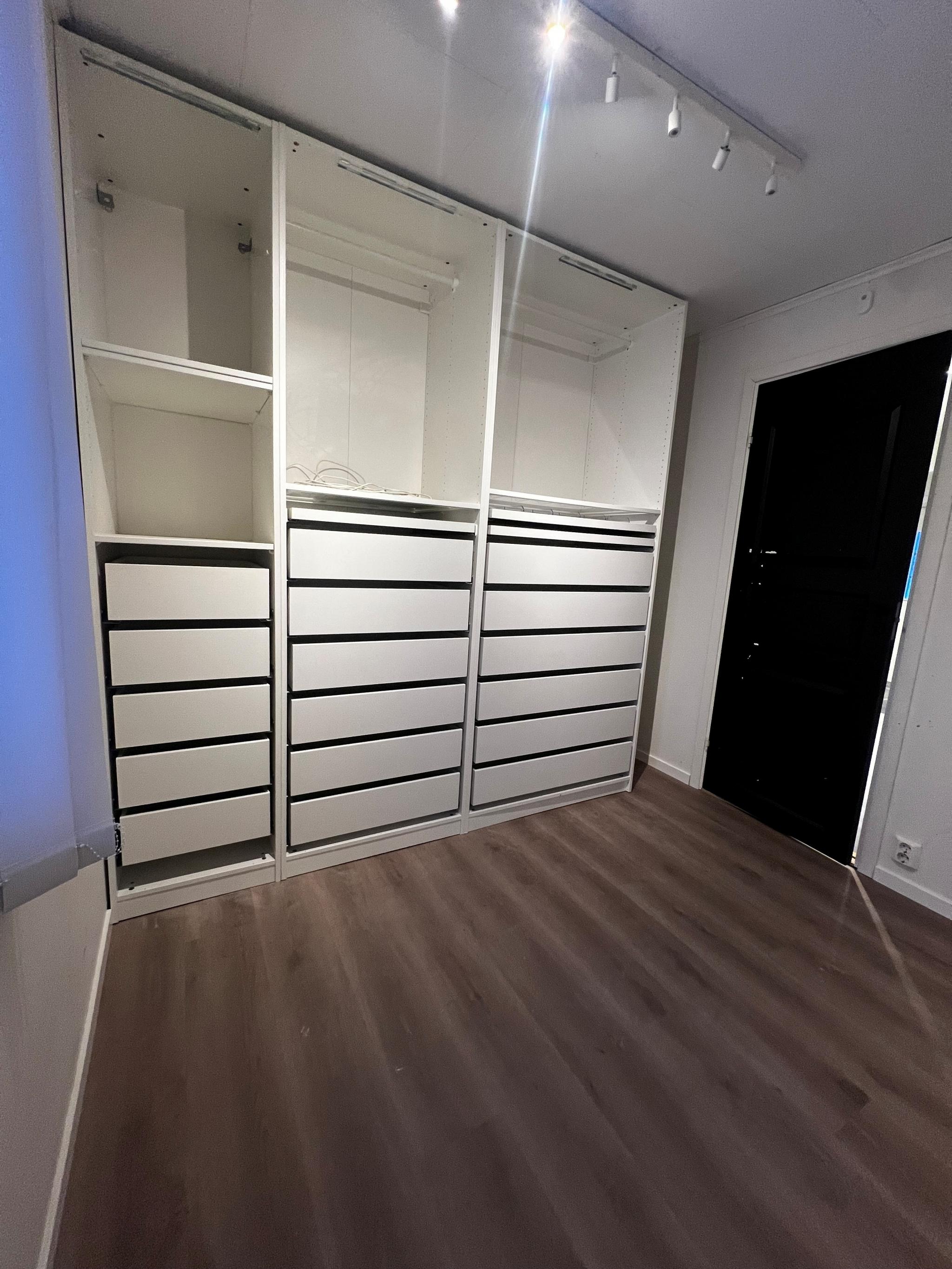 Soverom 3/kontor, med god garderobe